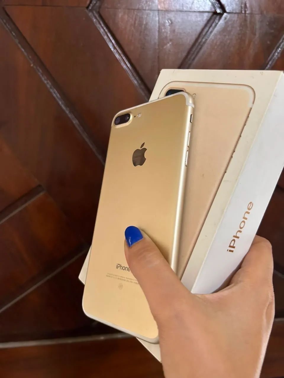 Vendo iPhone 7 Plus, dourado, 128gb