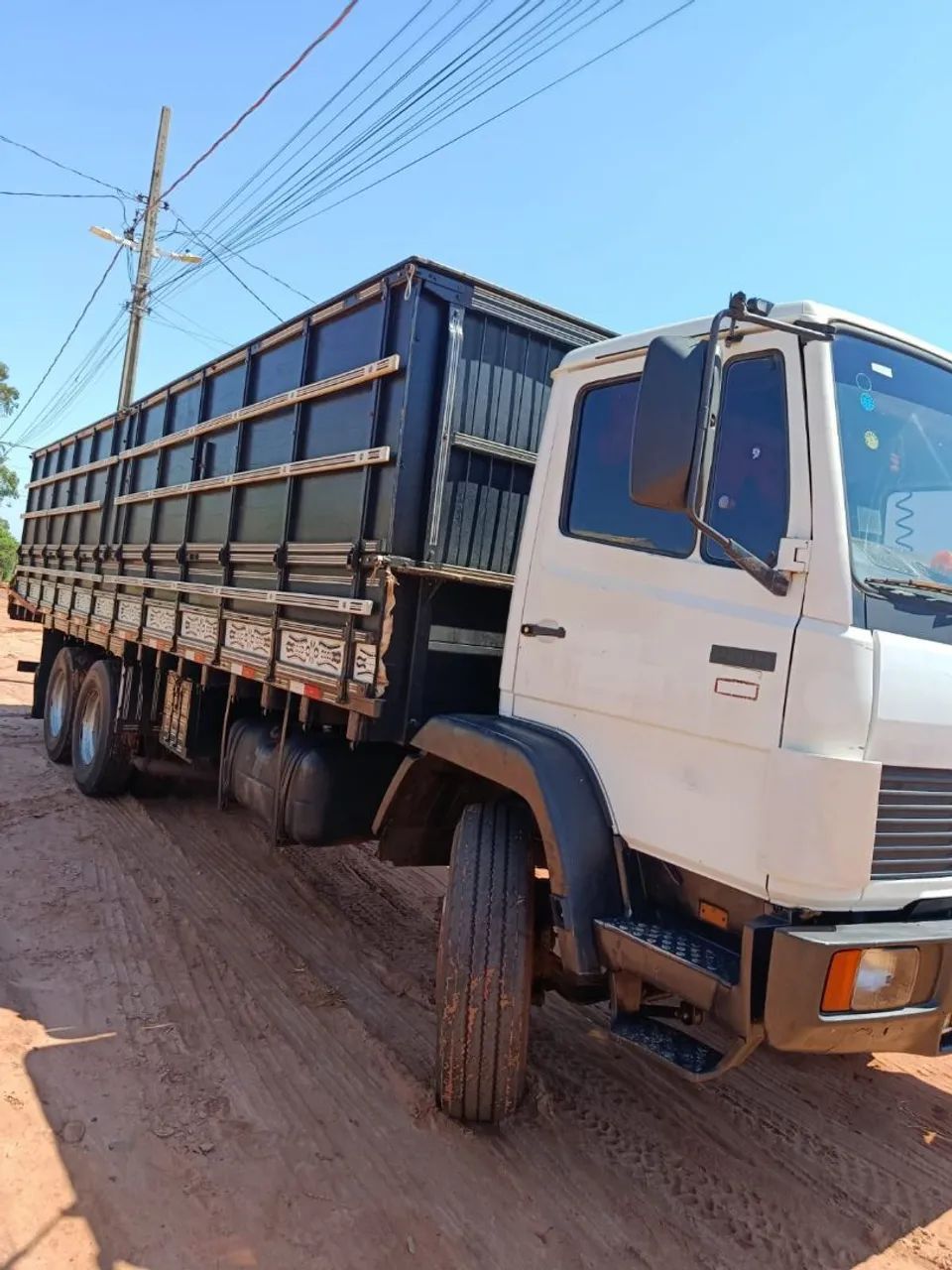 Caminhão Mercedes traçado  - Foto 3