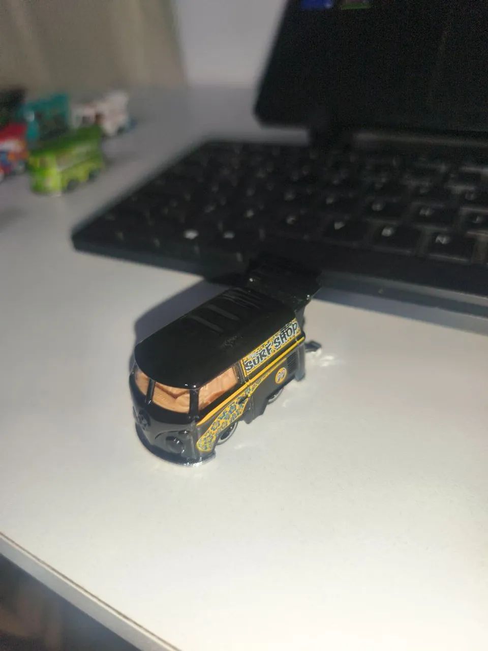 Hot Wheels kool Kombi surf shop