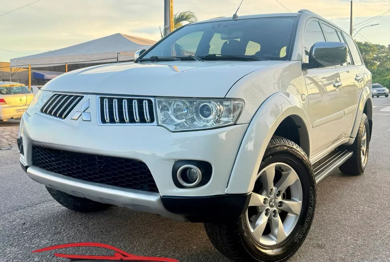 Mitsubishi Pajero Pajero DAKAR HPE 3.2 4x4 T.I Dies 5p Aut 2013