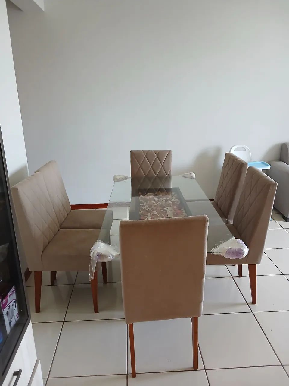 Mesa 06 lugares com poltronas 