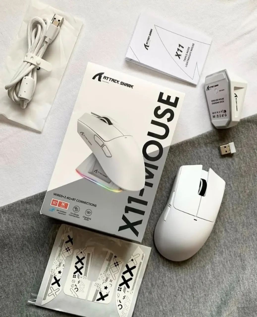 Mouse Gamer Sem Fio Attack Shark X11 TriMode 2.4 Bluetooth Com Dock de Carregamento Branco - Foto 3
