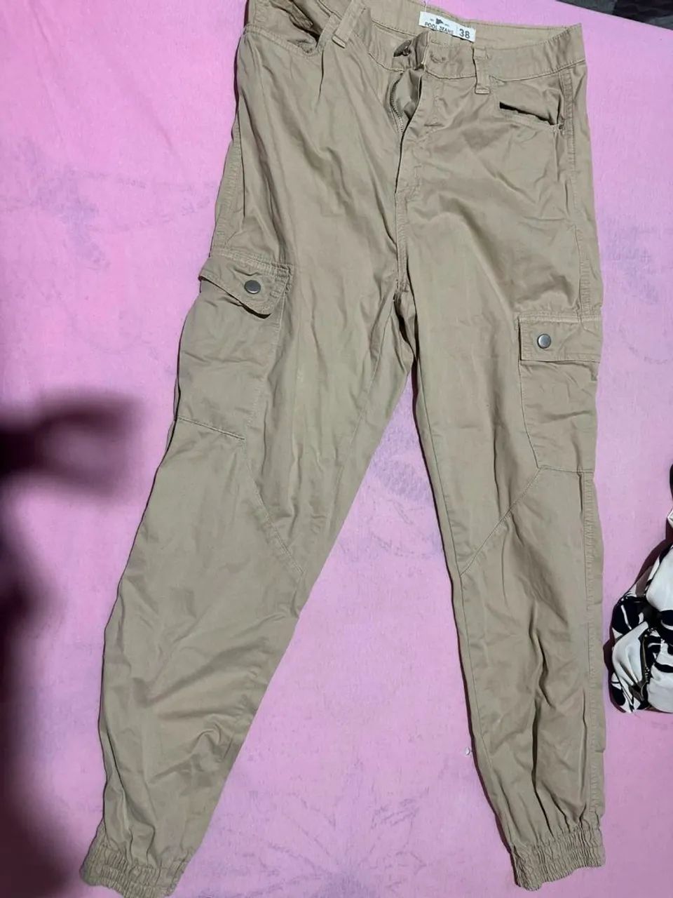 Calça cargo bege ?