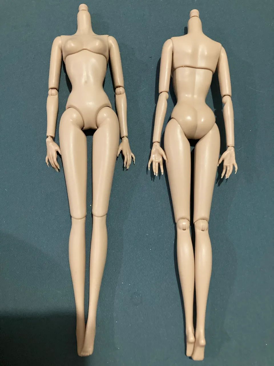 2 corpos bege boneca