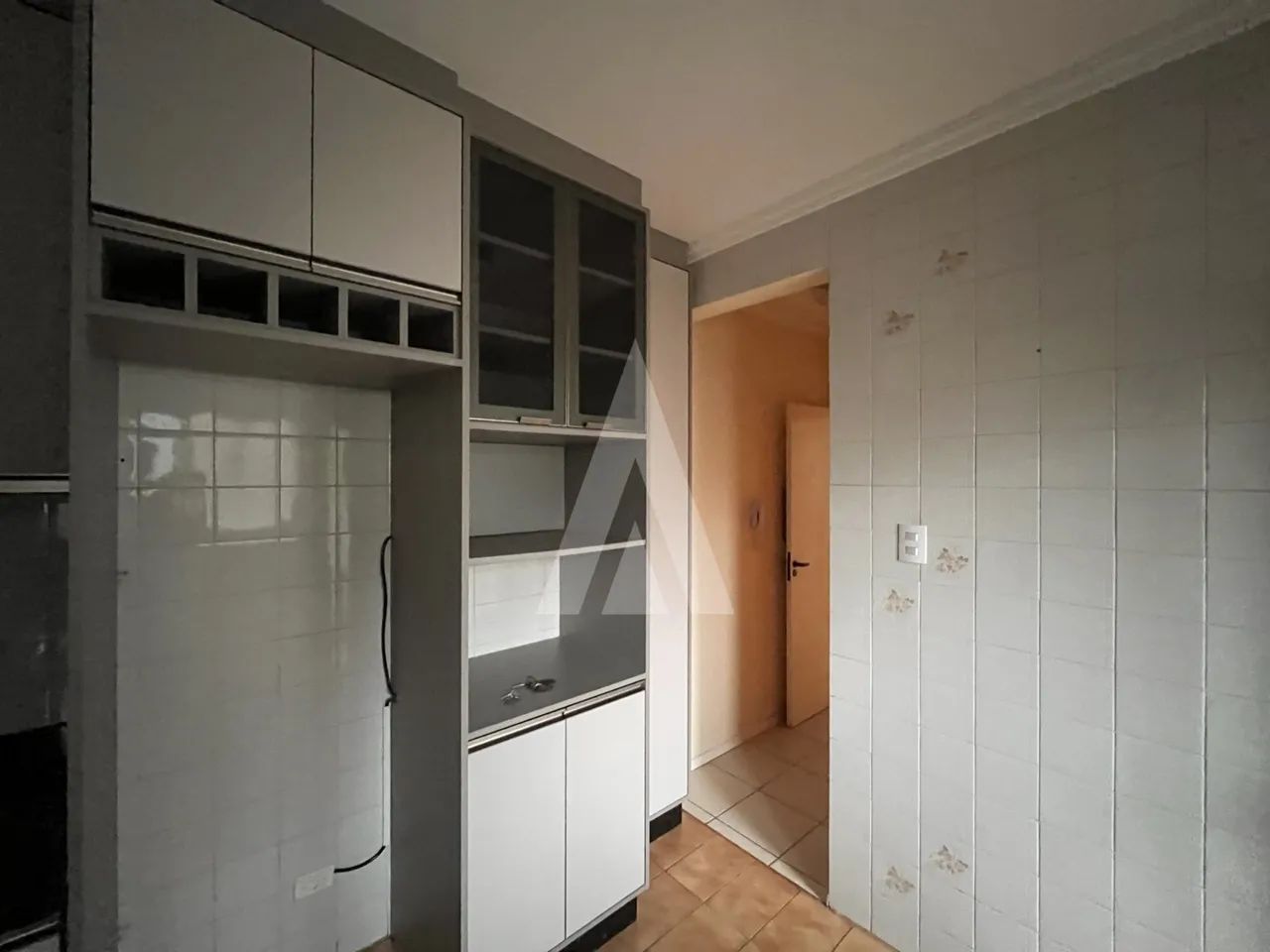Apartamento semimobiliado com 2 quartos no bairro Glória - Foto 5