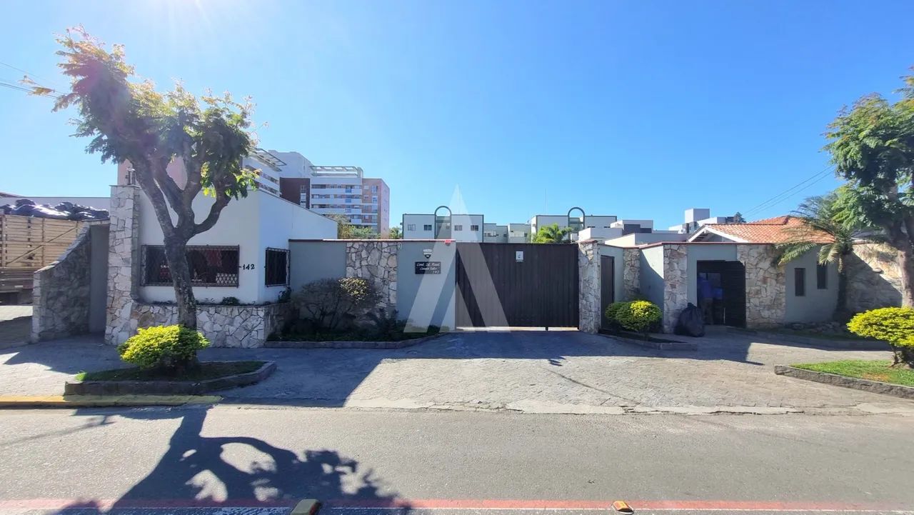 Apartamento semimobiliado com 2 quartos no bairro Glória - Foto 2