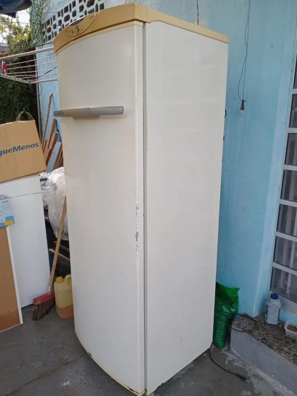 freezer frost free
