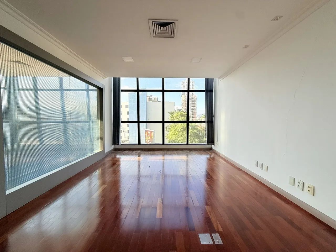 SALA COMERCIAL À VENDA NO CENTRO DE BLUMENAU - Foto 2