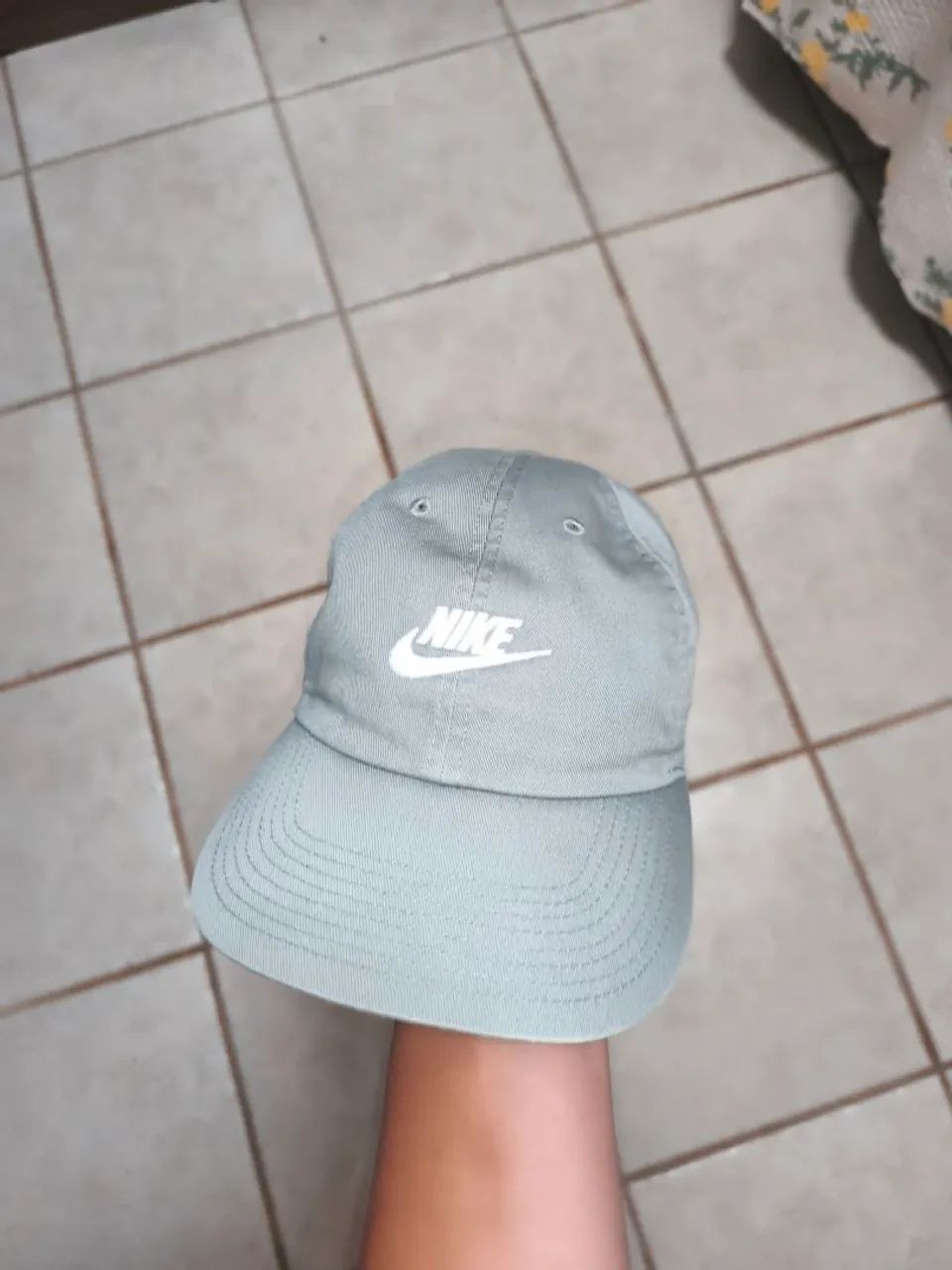 Boné Nike club cinza raro