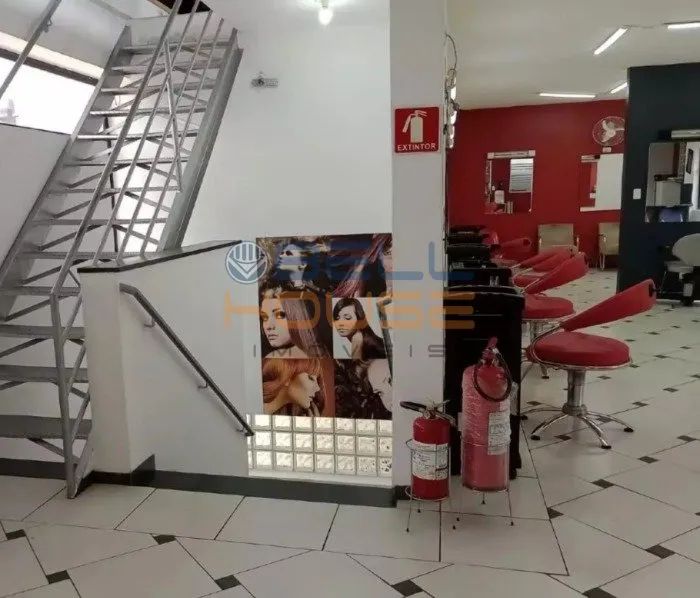 Prédio comercial de alto padrão com 462m², com 8 vagas