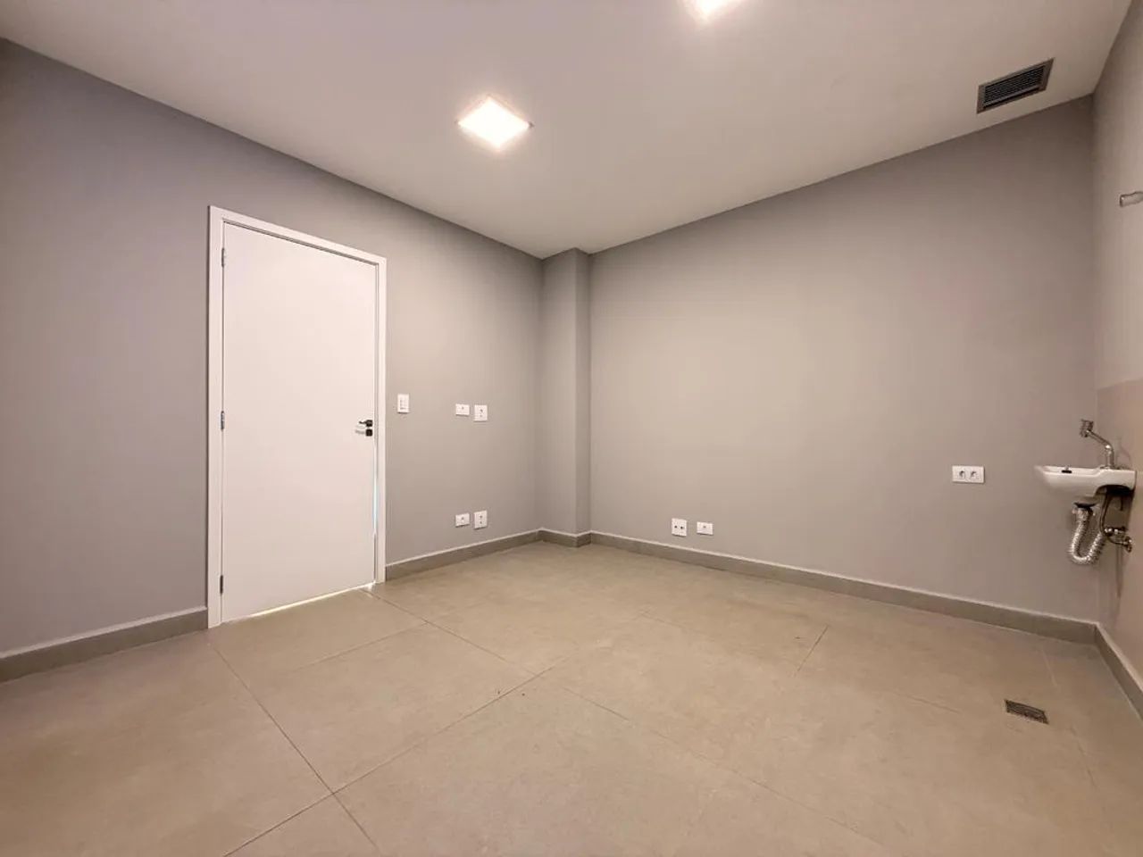 Sala para alugar em Maringá, Zona 05, com 19.75 m², Clínica San Meih - Foto 5