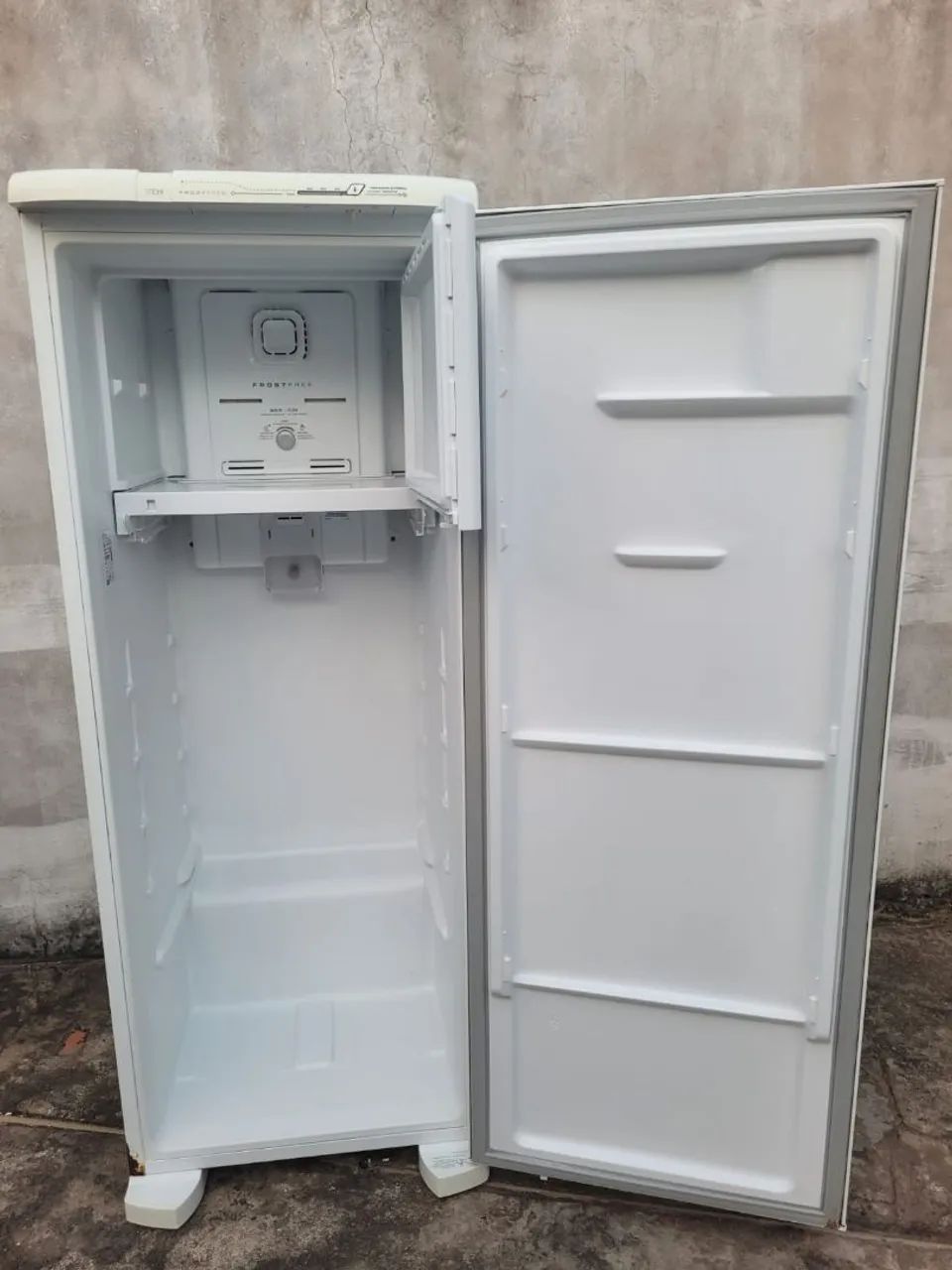 GELADEIRA ELECTROLUX RFE39 