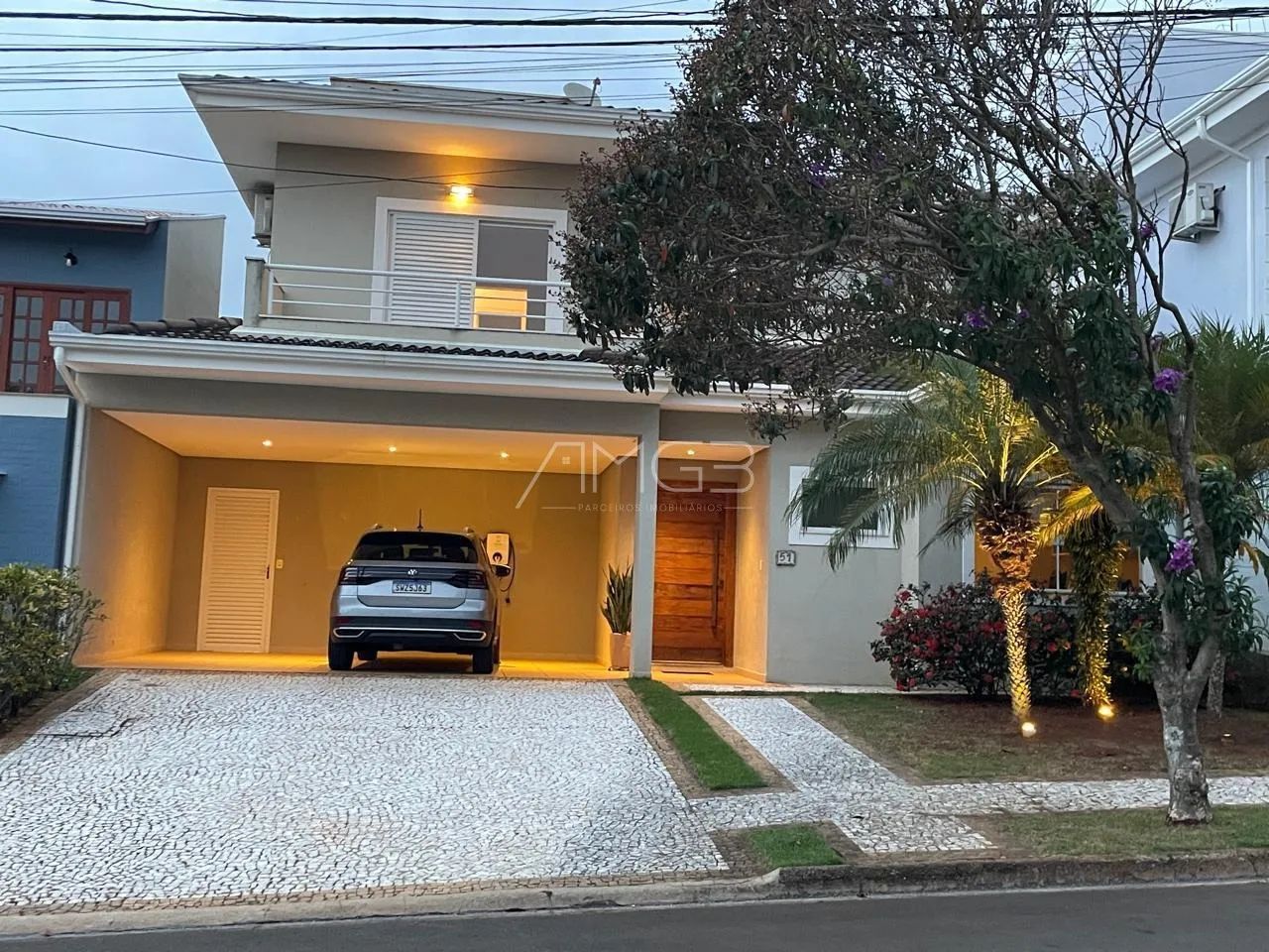 Sobrado à venda com 4 suítes