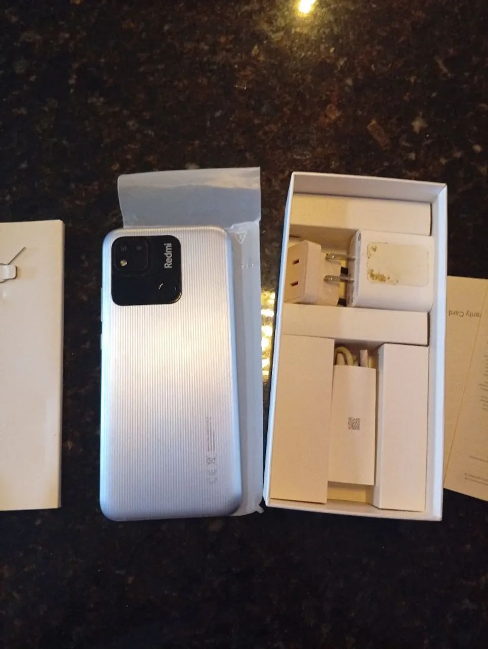 Celular semi novo 