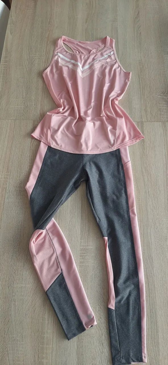Conjunto de ginástica feminino rosa e cinza