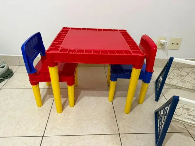 KIT MESA COM CADEIRA E GOL
