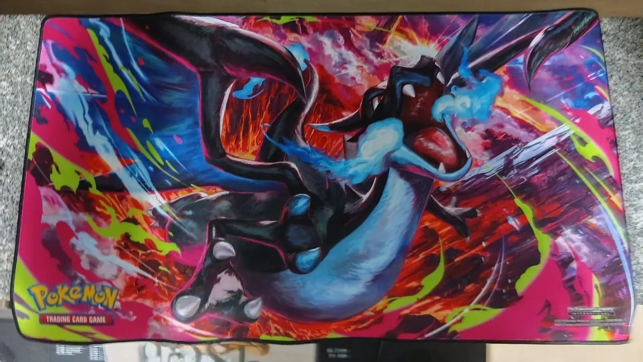 Playmate pokemon (Charizard X e Prêmio Mundial