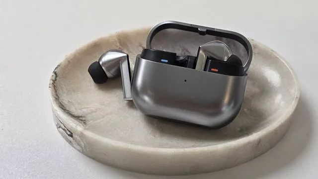 Só venda - Samsung Galaxy S24 Ultra 1 tera armazenamento 12GB de RAM + Galaxy Bud 3 Pro - Foto 4