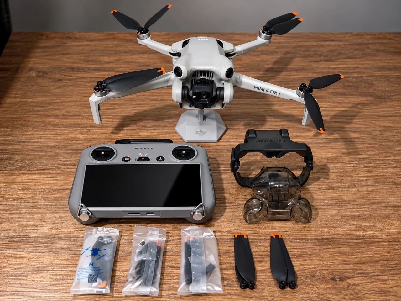 DJI MINI 4 PRO COM CONTROLE DE TELA - Foto 2