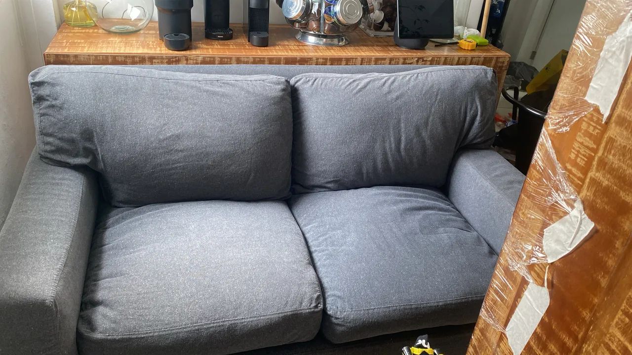 Sofá com capa confortável 