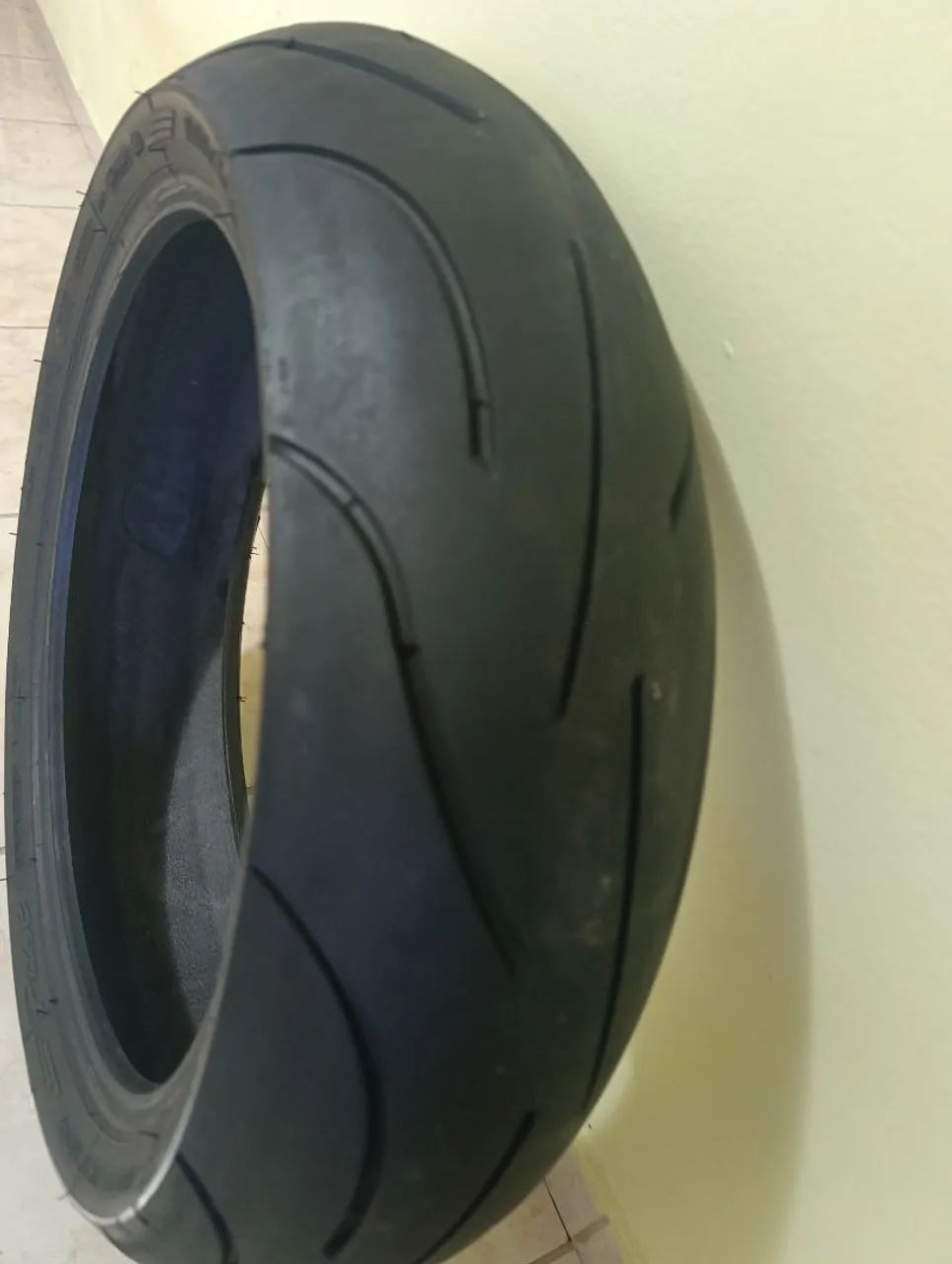 Pneu Michelin 18/55/17 - Foto 2