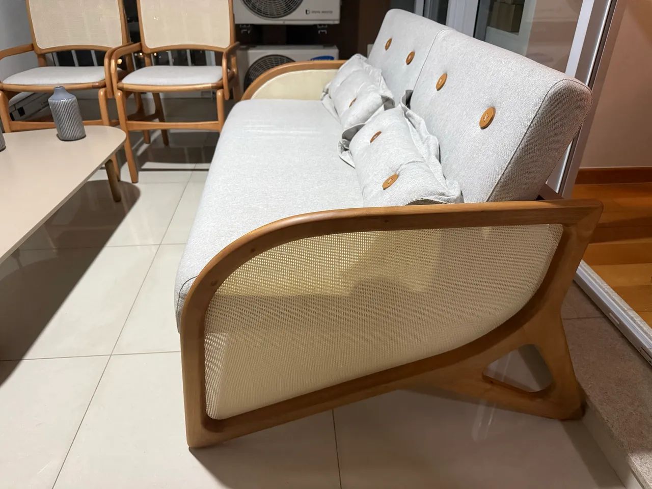 Sofá moderno madeira e palha 2 lugares  - Foto 3
