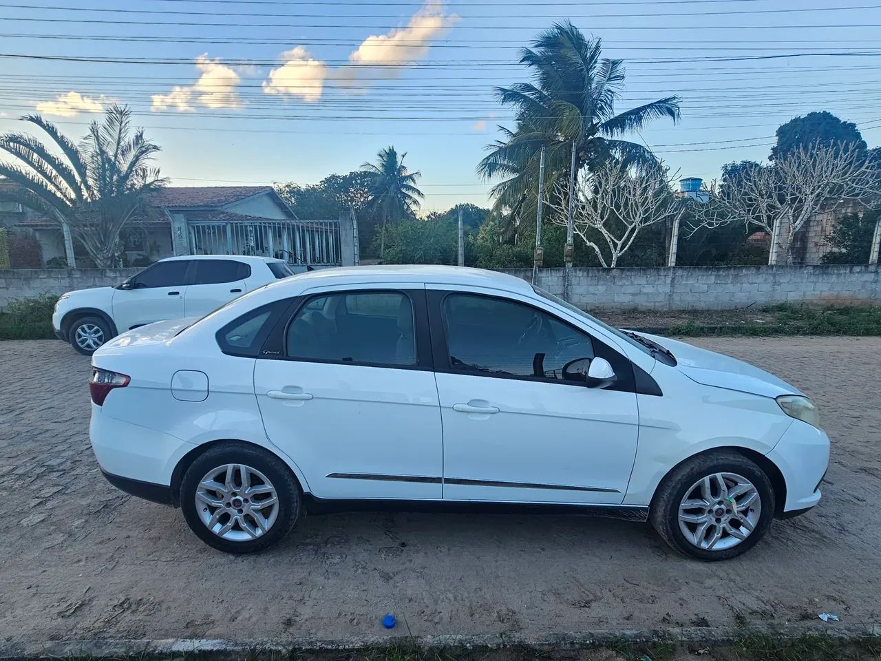 Fiat Grand Siena Grand Siena ESSENCE Dual. 1.6 Flex 16V 2015