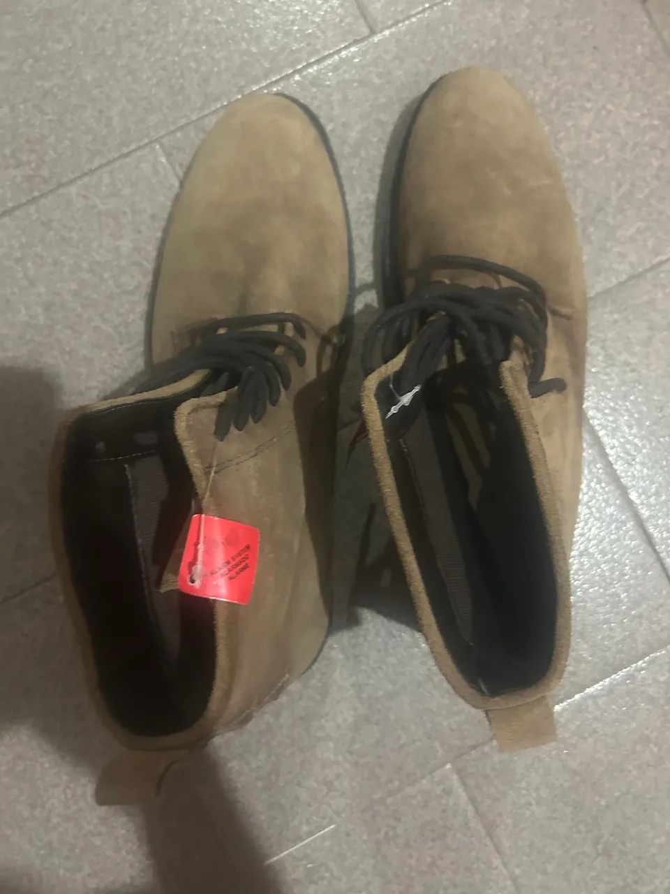 Bota casual em camurça,Nova. Nunca usada. - Foto 2