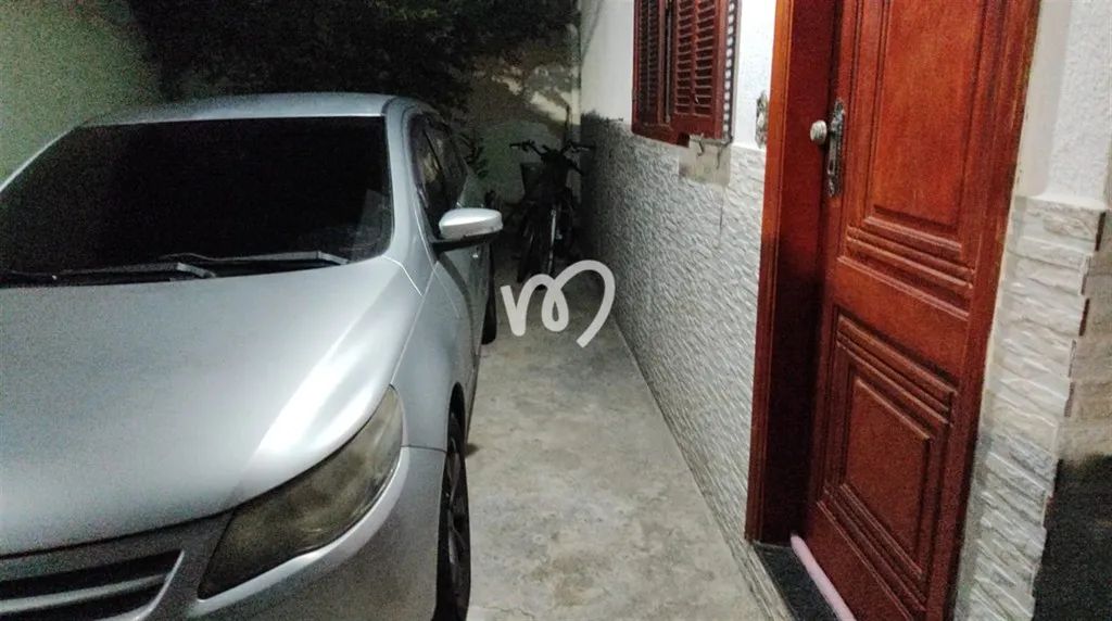 EXCELENTE CASA DE VILA, COM 3 ANDARES E VARANDA - Foto 4