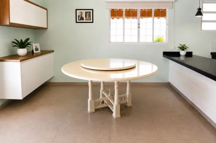 Mesa com tampo Giratorio em Madeira de 1,60m  - Foto 2