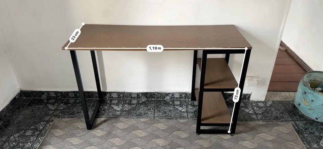 Escrivaninha de madeira para quarto