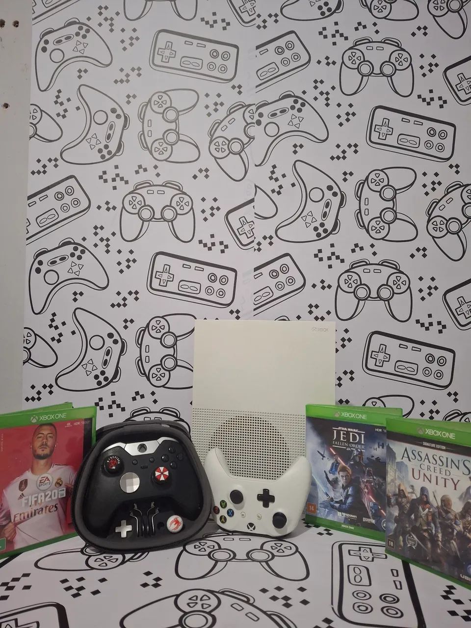 Xbox one s 1tb+acessórios 