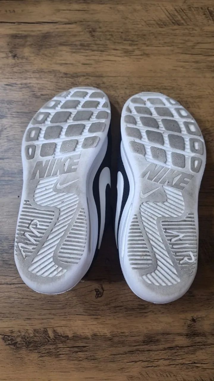 Nike Air Max Oketo na cor Black/White (Preto/Branco) tamanho 38 - Foto 4