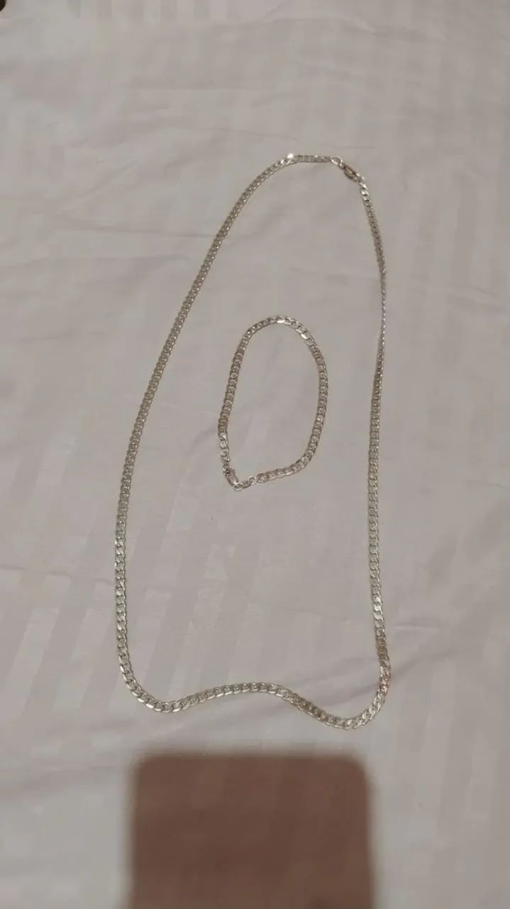 Vende-se um conjunto de Prata 