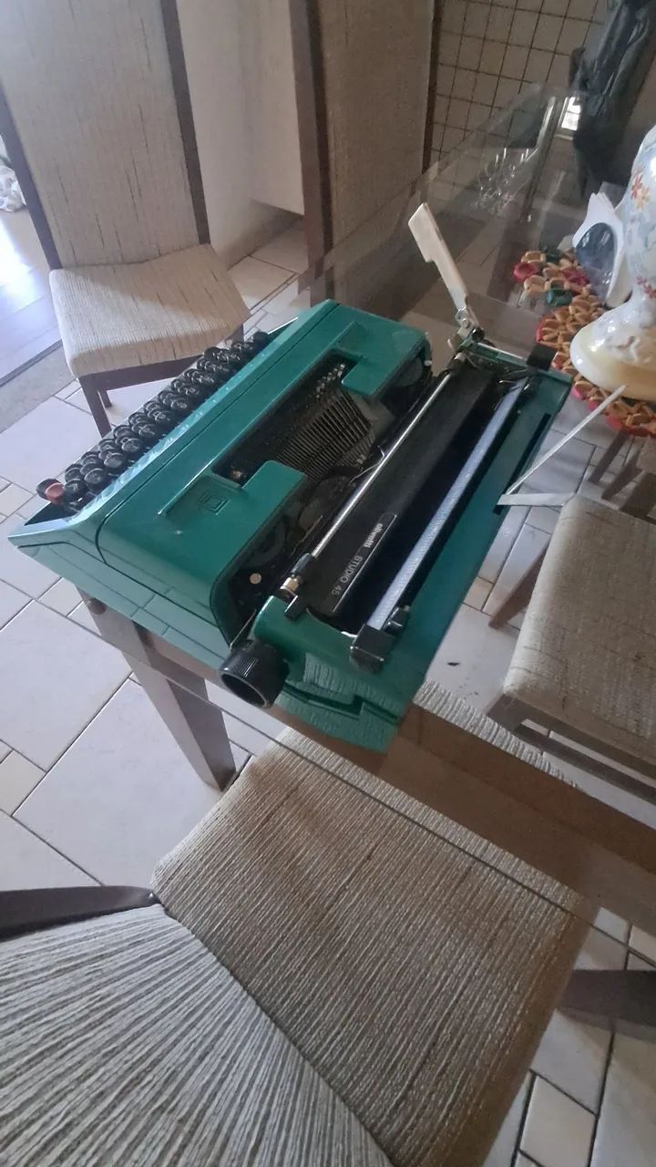Maquina de escrrver Olivetti - Foto 4