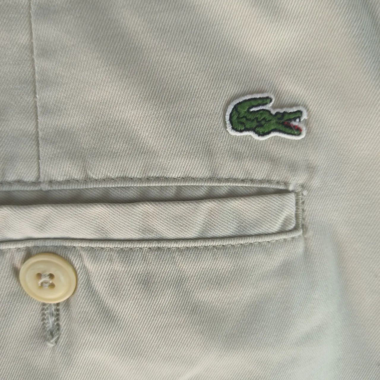 Calça Lacoste original 46 sarja creme  masculina  - Foto 4