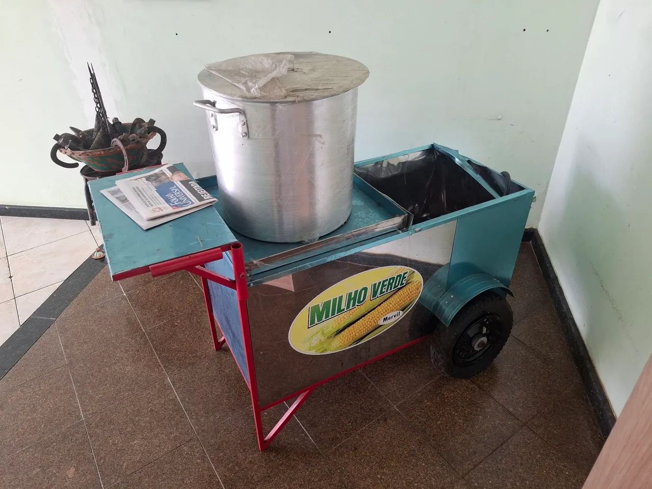 Carrinho de milho verde + caldeirão