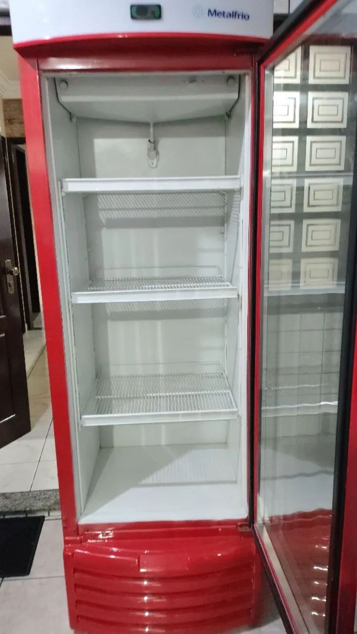 Vende se uma expositora vertical metalfrio cemi Nova funcionando perfeitamente  - Foto 2