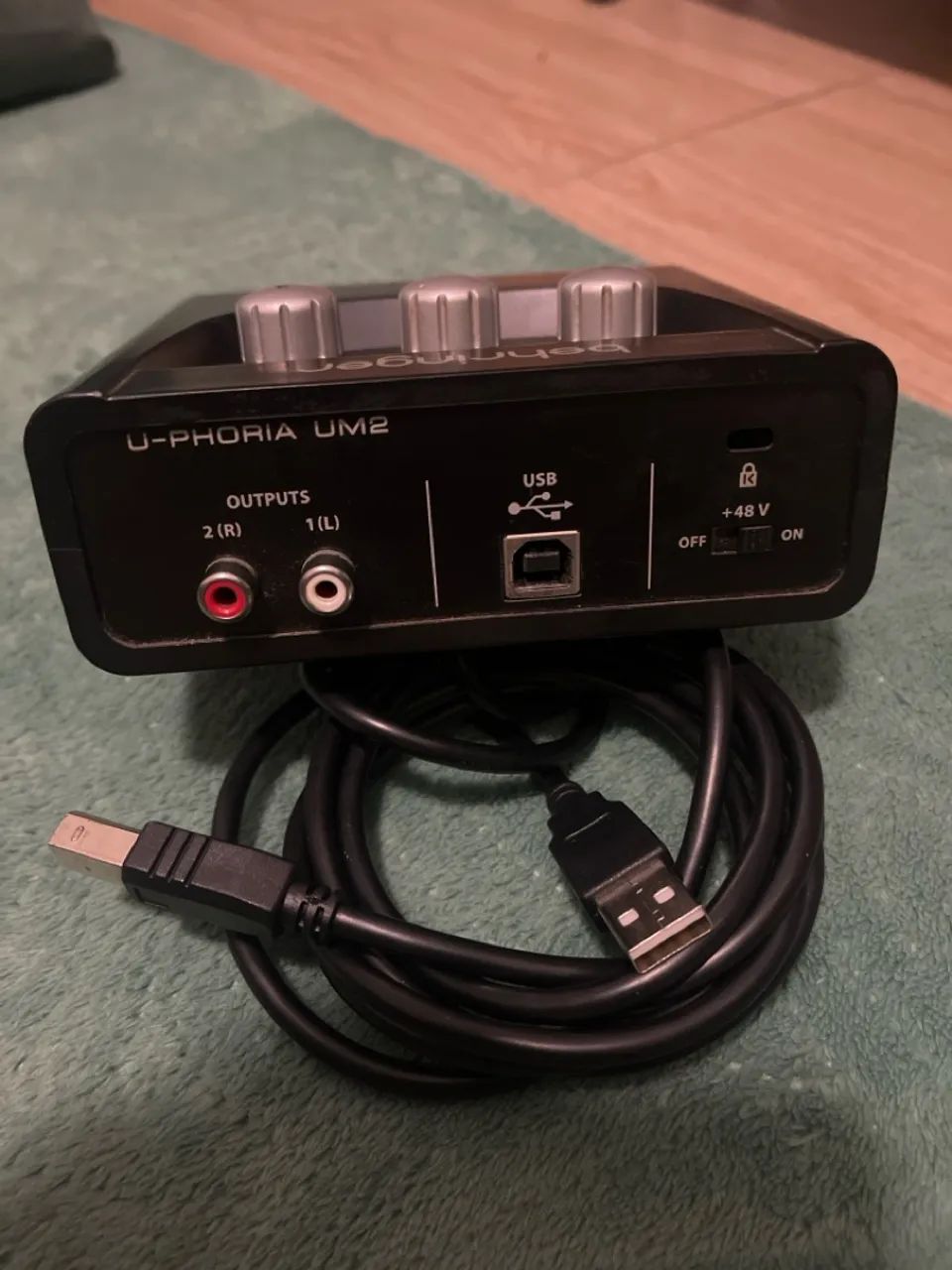 Interface de áudio Behringer UM2 - Foto 4