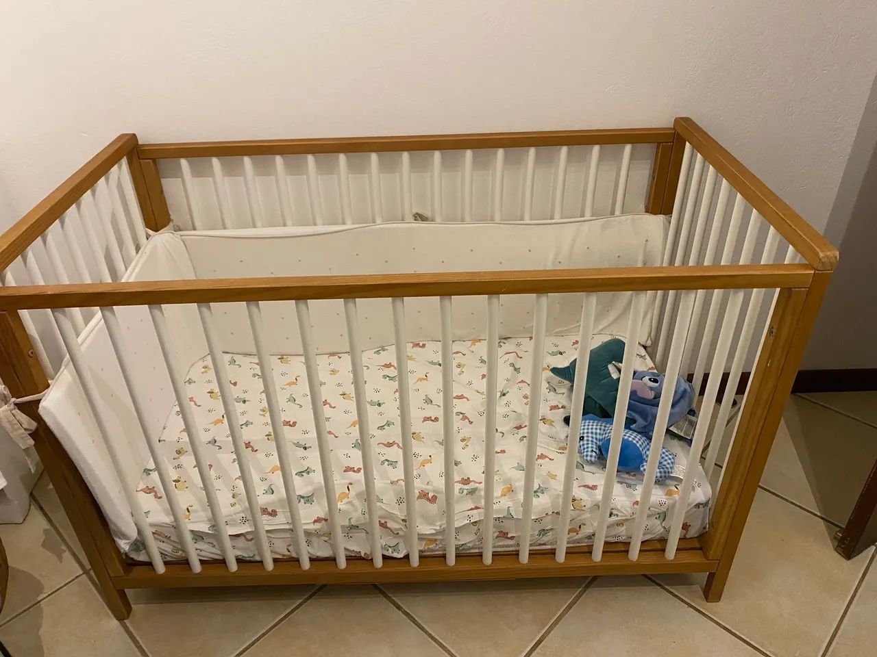 Berço/ cama denver tulipa - acompanha colchão e um lençol. 
