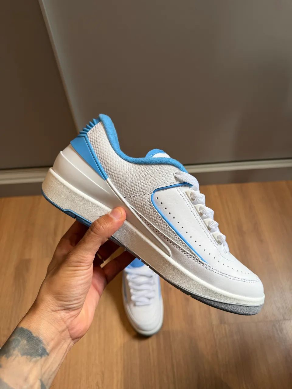 AIR JORDAN 2 - UNIVERSITY BLUE - Foto 3