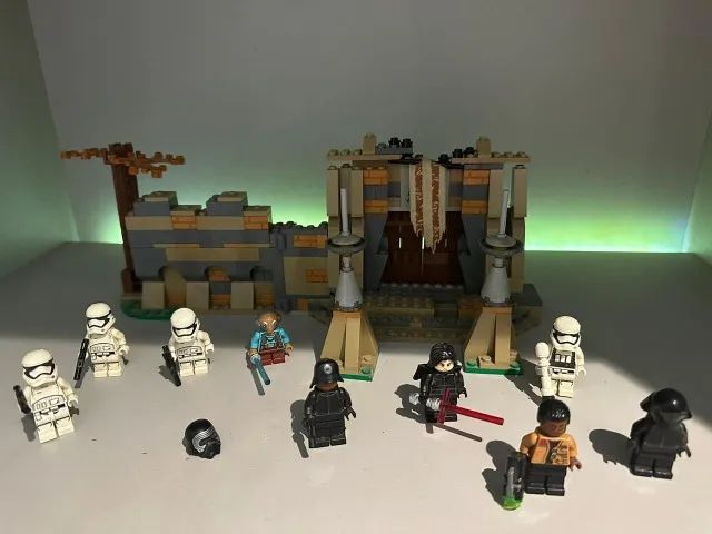 lego star wars 75139: batalha em takodana com figuras extras