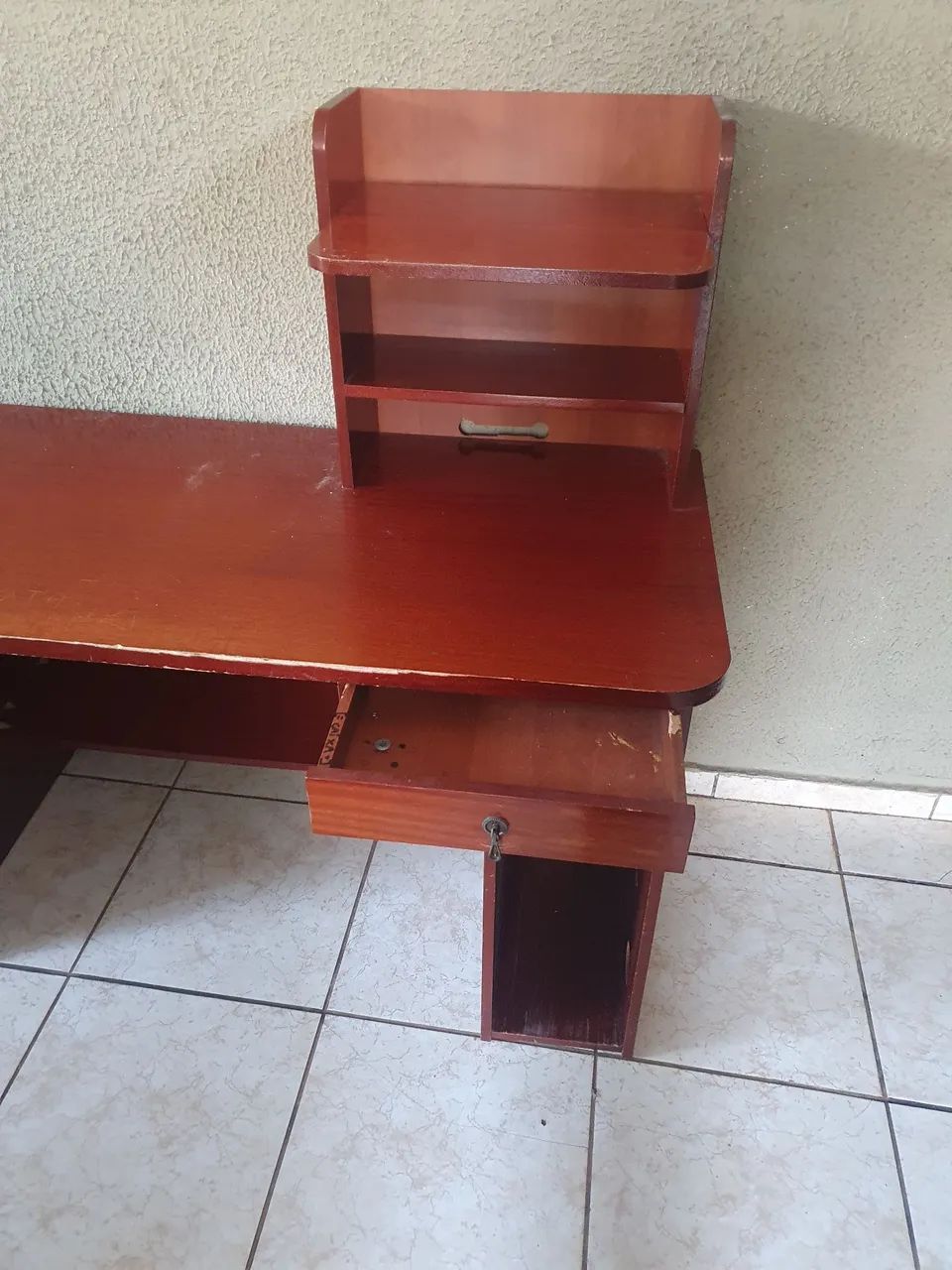 Escrivaninha usada - Foto 2