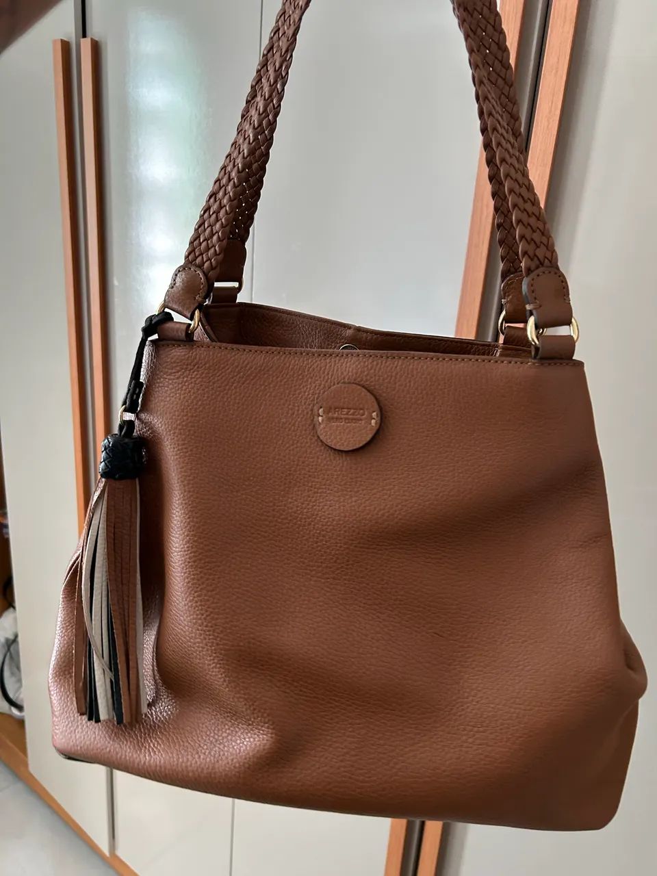 Bolsa grande de couro Arezzo 