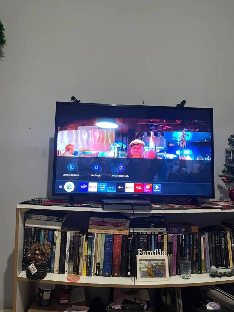 Tv 43 polegadas Smart acompanha pezinho e controle