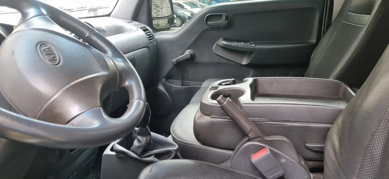 Vendo caminhao kia bongo 2500 - Foto 3