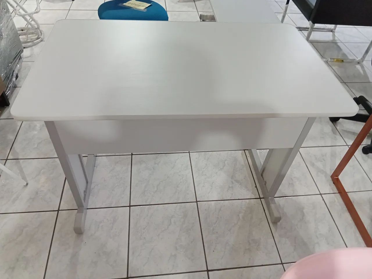 Excelente mesa para estudar  - Foto 3