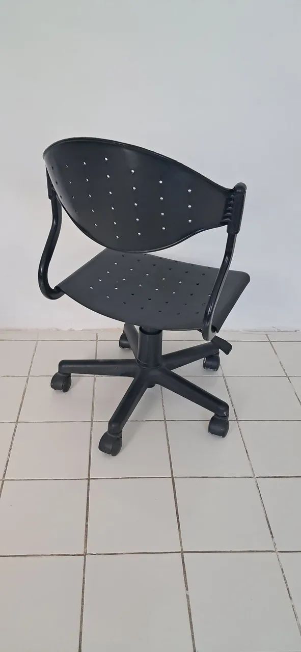 Cadeira de escritório simples
