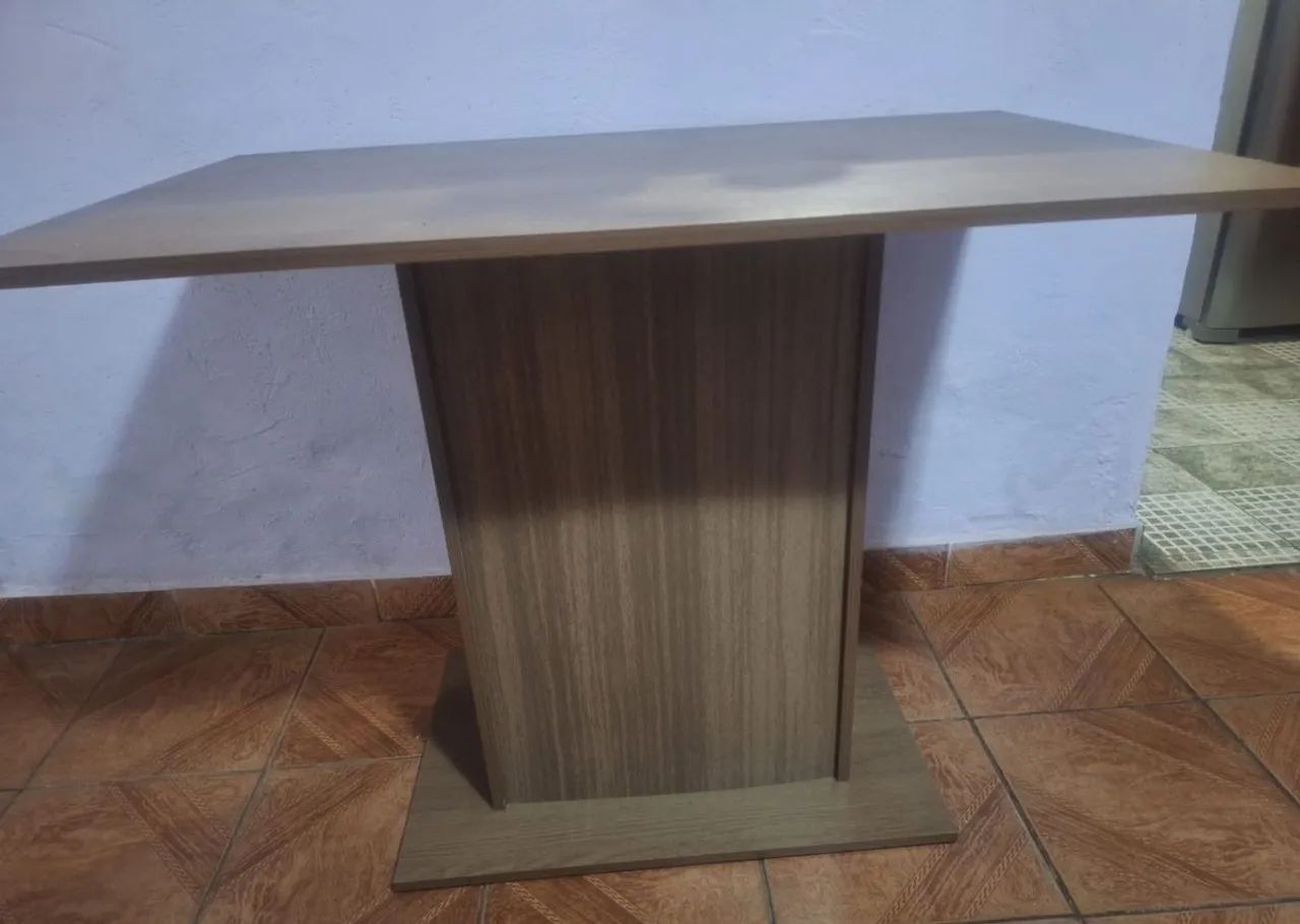 Conjunto de Jantar com Mesa e 4 Cadeiras - Tampo de Madeira
