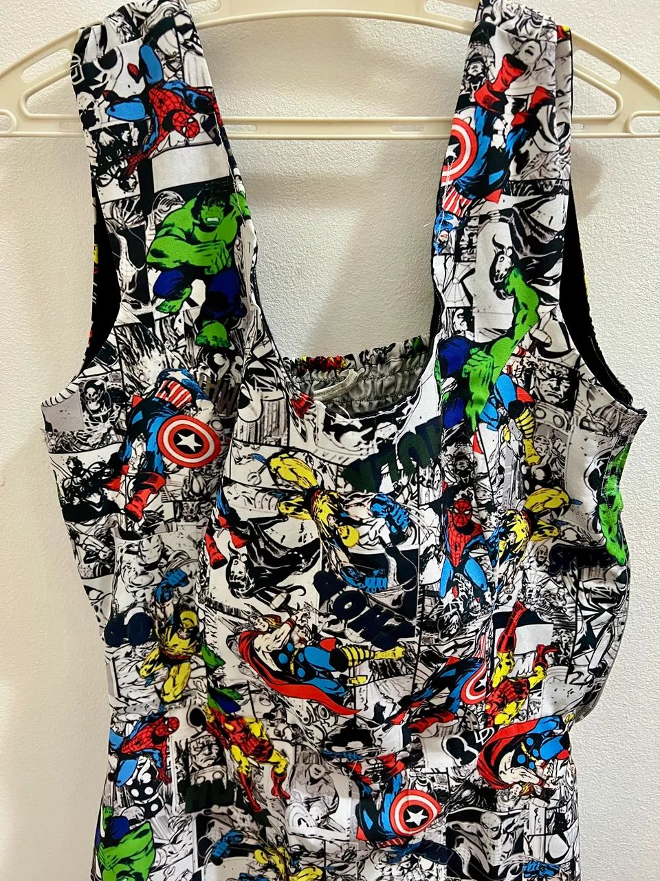 Vestido Temático Marvel. - Foto 5